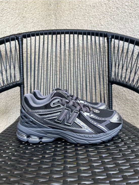 New Balance Shoes - New Balance 1906r Athletic Comfort Size 7.5 Womens